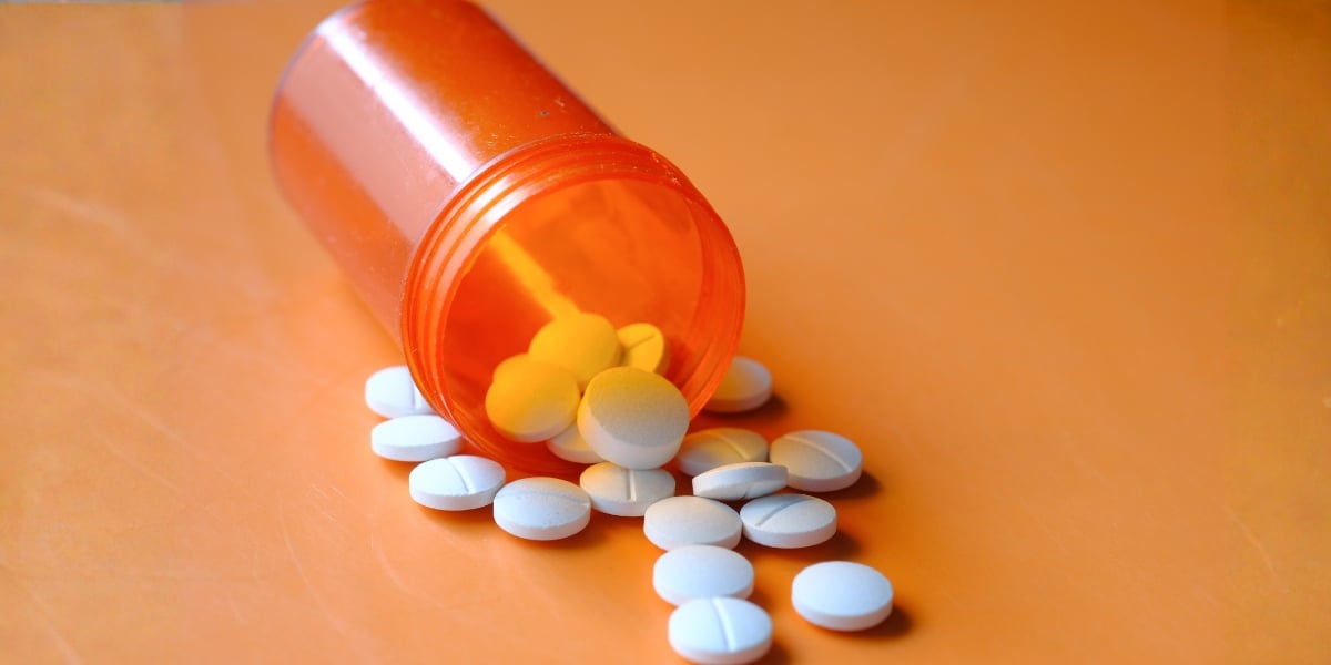 Ketamine Therapy vs Opioids for Chronic Pain Treatment